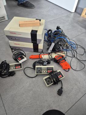 2 x nintendo plus games