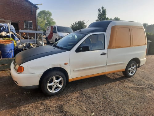 VW Caddy 1.4 MPi benzine  grijs kenteken