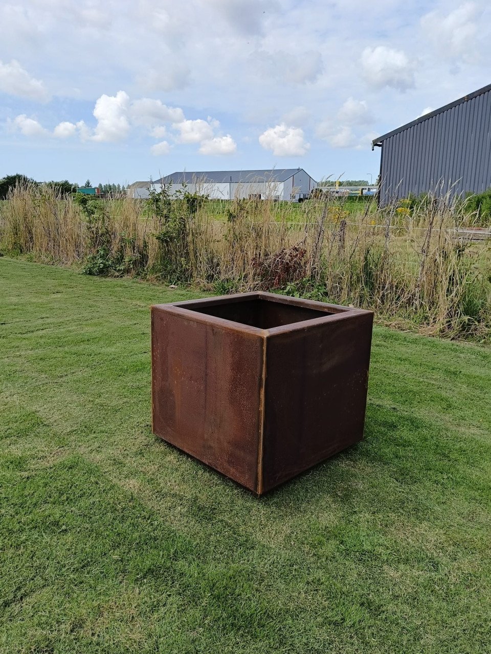Cortenstalen bloembakken
