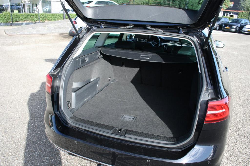 Volkswagen Passat variant 1.4 tsi gte connected series plus