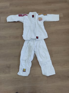 Judopak Geelhoed maat 130