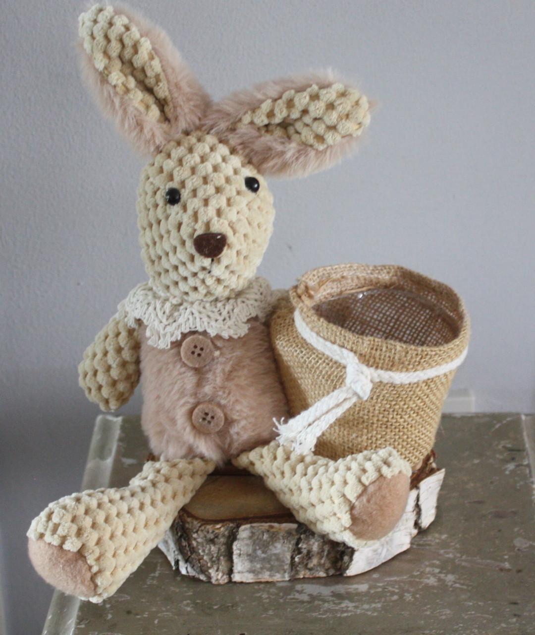 Konijntje met bloempotje voor klein plantje