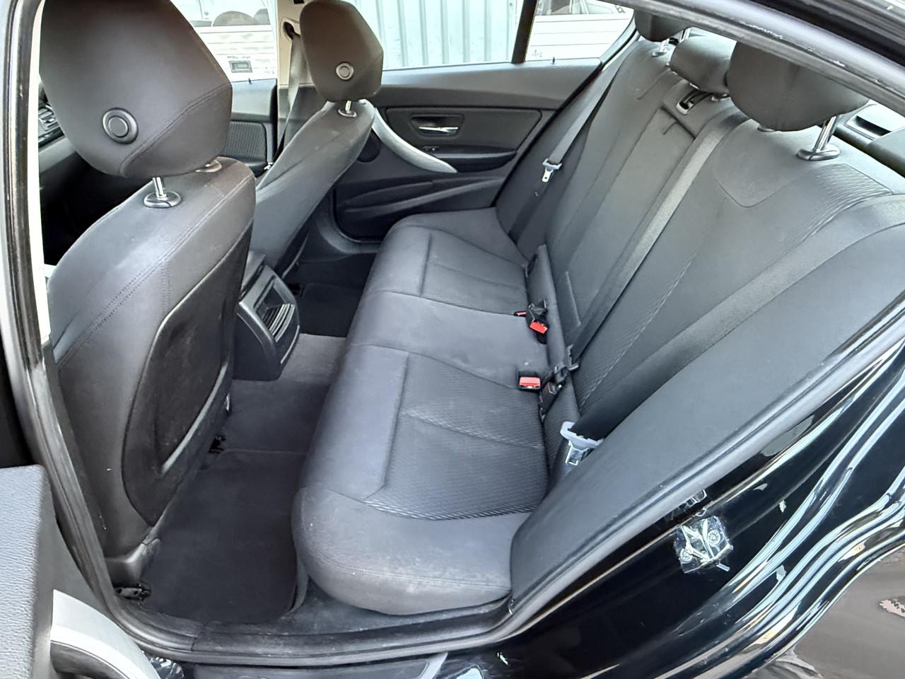 BMW 3-serie - 320i High Executive