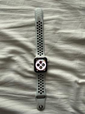Apple Watch SE (1e Generatie) - Goede conditie