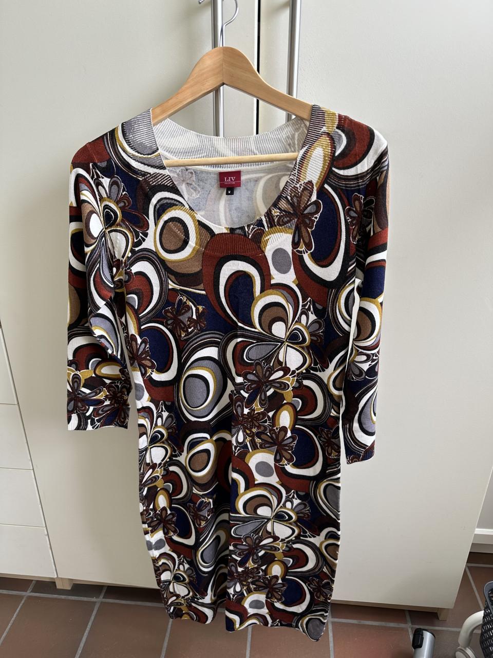 Jurk, maat 36-38, mooie print, 1x gedragen