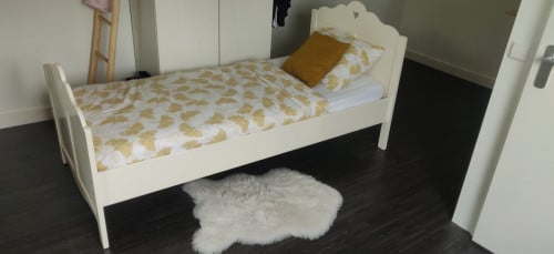 Wit (meisjes) ledikant te koop aangeboden