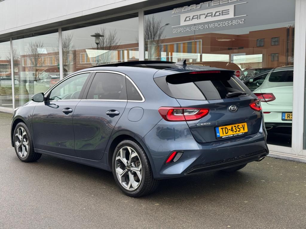 Kia Cee'd 1.4 t-gdi executiveline , apple-carplay, achteruit rijcamera, lee