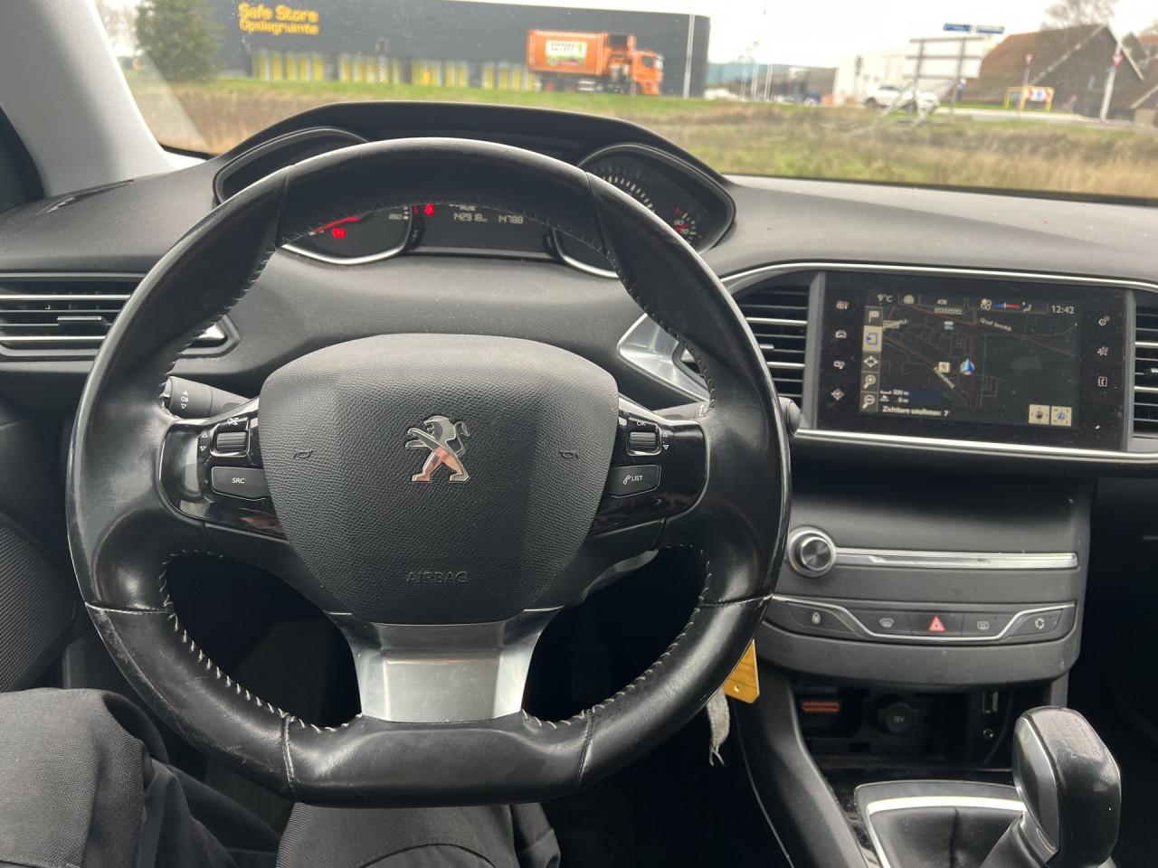 Peugeot 308 SW 1.2 PureTech Blue Lease