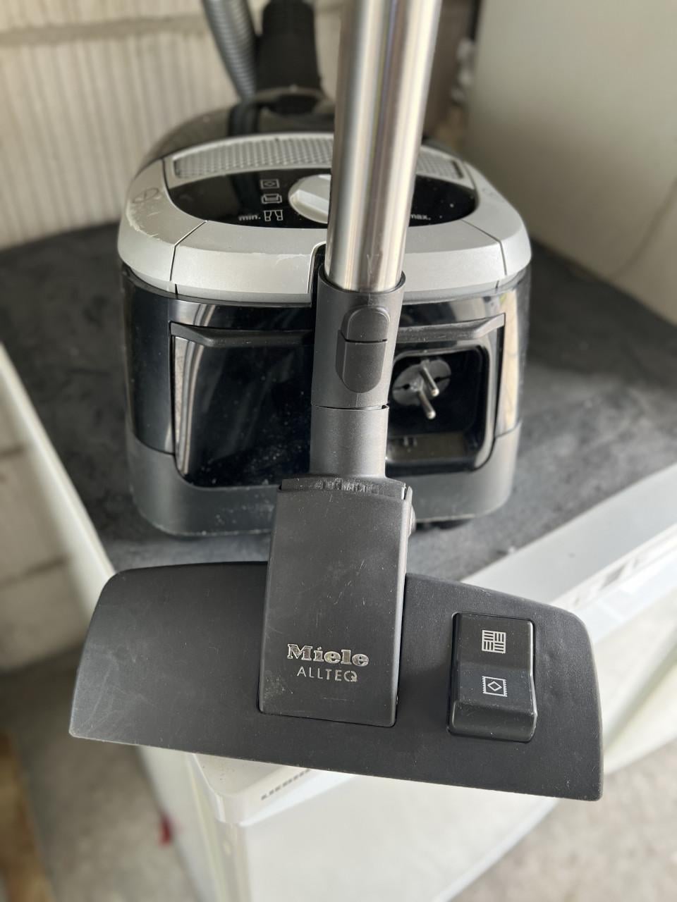 Miele Black Pearl 5000  stofzuiger 2200 W als nieuw winkelprijs €349,-