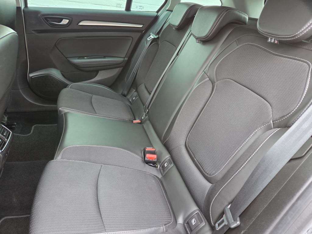 Renault Megane 1.3 tce 140 techno automaat | groot scherm | navigatie | tre