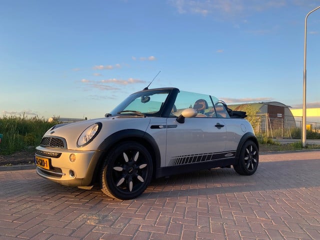 Schitterende MINI Cooper sidewalk jwc cabriolet weinig km 4299 euro