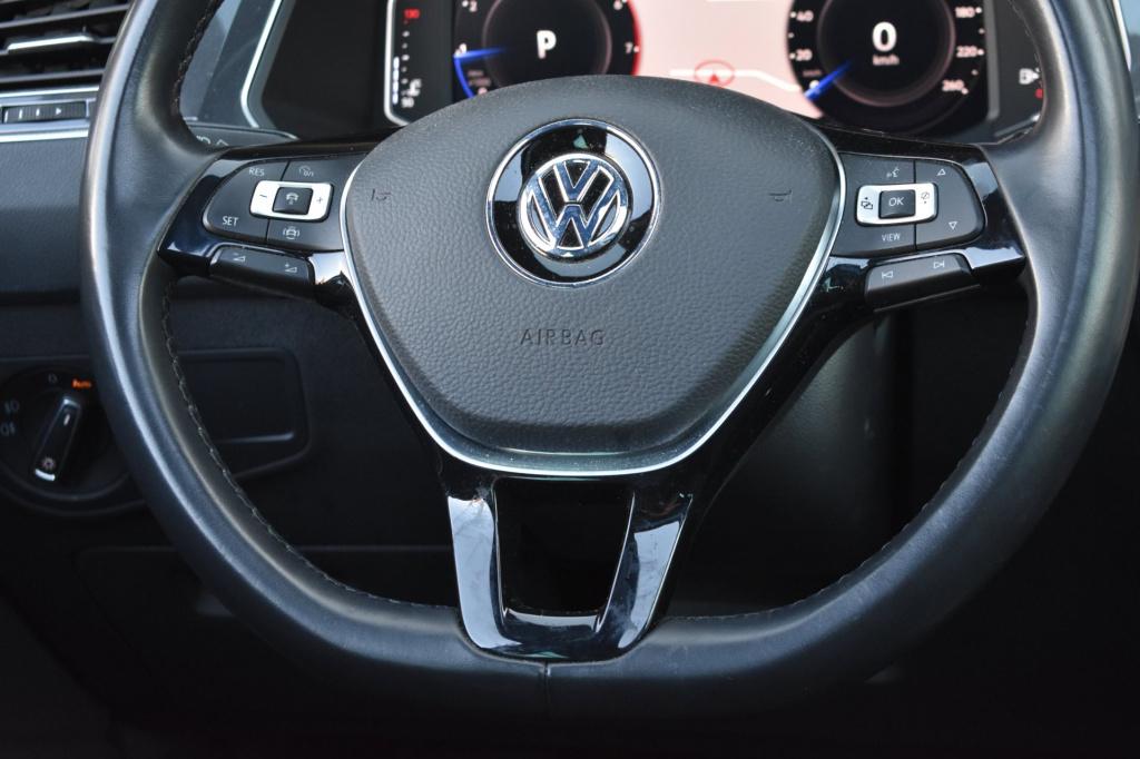 Volkswagen Tiguan 1.5 tsi act highline r-line | trekhaak | panoramadak | dy