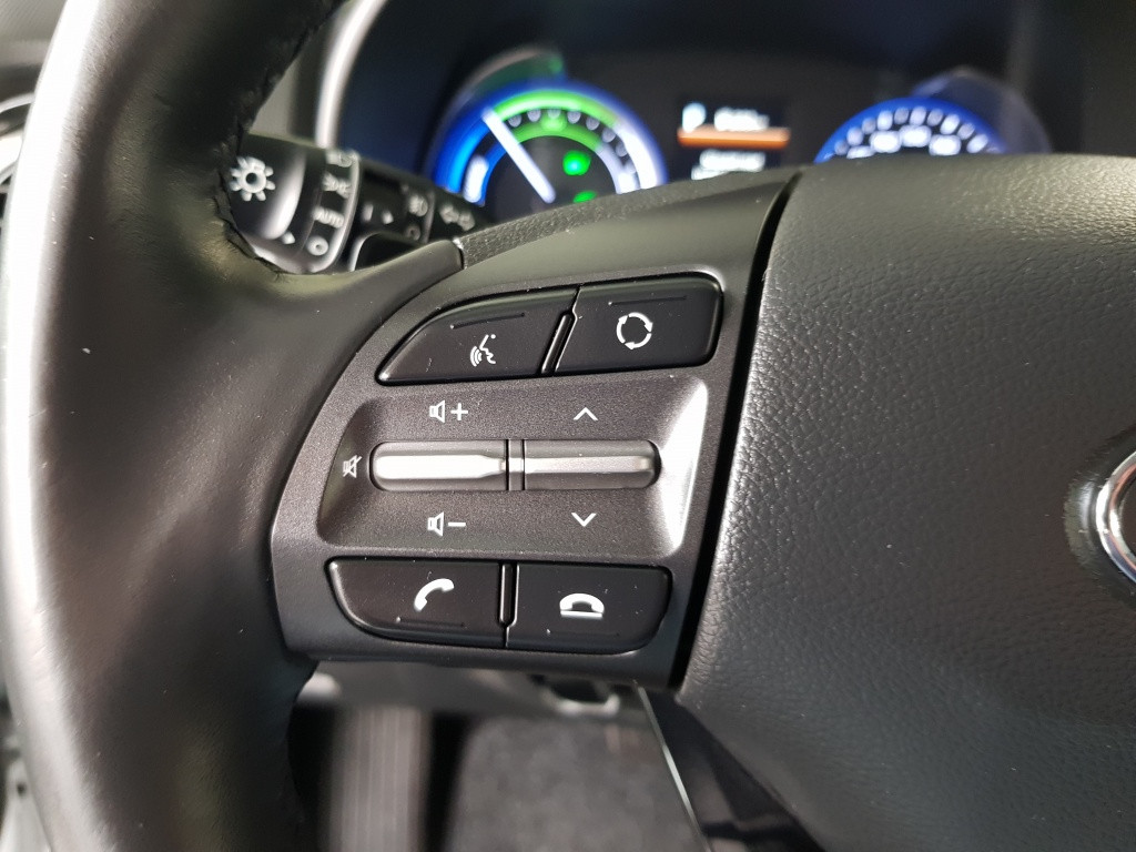 Hyundai Kona hybrid fashion