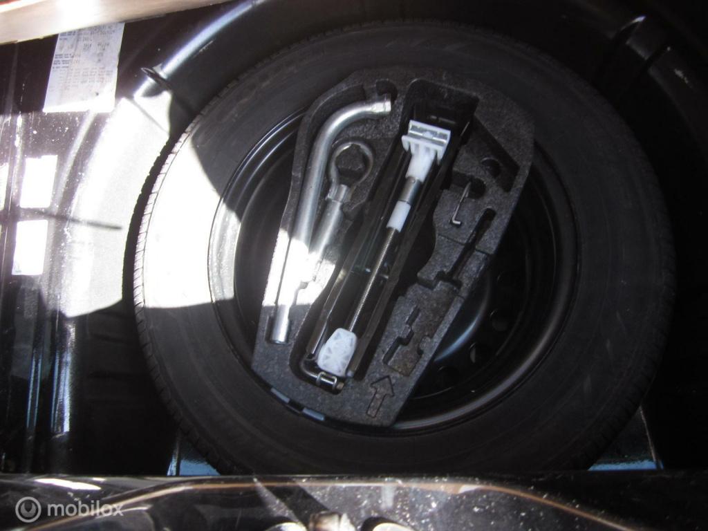 Volkswagen UP! 1.0 move up! airco/stuurbekr/bluetooth/carkit/nieuwe apk/nap