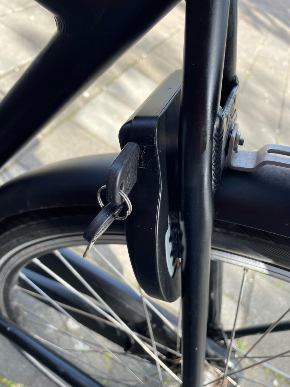 Elektrische herenfiets.