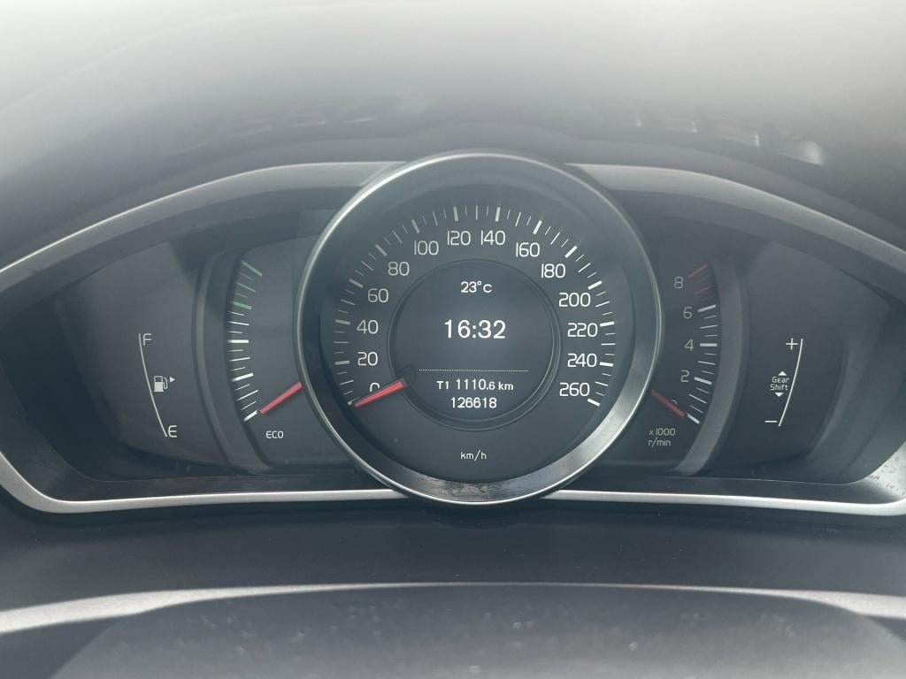 Volvo V40 2.0 t2 momentum, navi, afn. trekhaak enz...