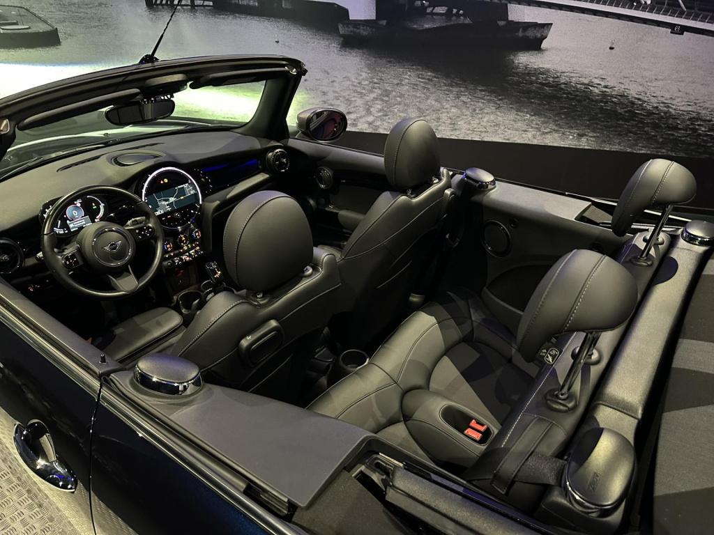 Mini Cooper Cabrio mini 1.5 mini yours *led*camera*navi*