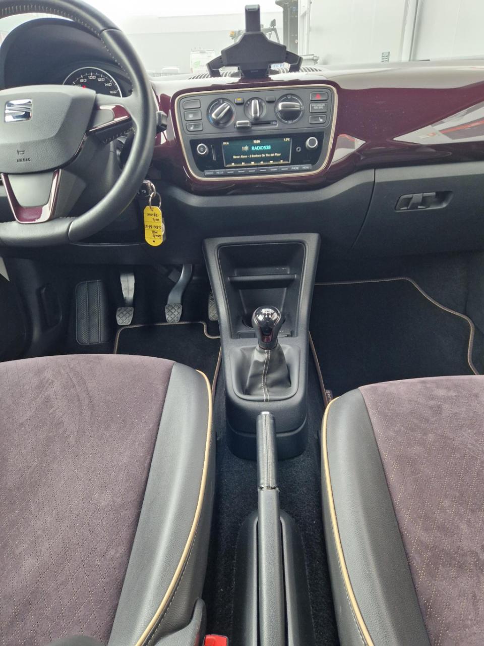 Seat Mii 1.0 mii by cosmopolitan