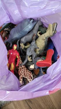 Zak met speelgoed dino's, dieren en superhelden
