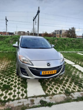 Mazda 3 1.6 sport grijs