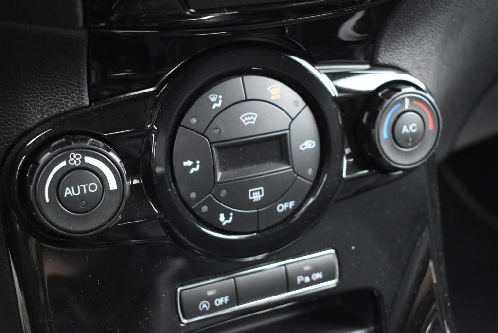 Ford Fiesta 1.0 ecoboost titanium | climate control | cruise control | trek