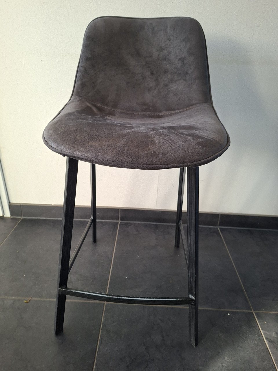 Bartafel met 6 barstoelen