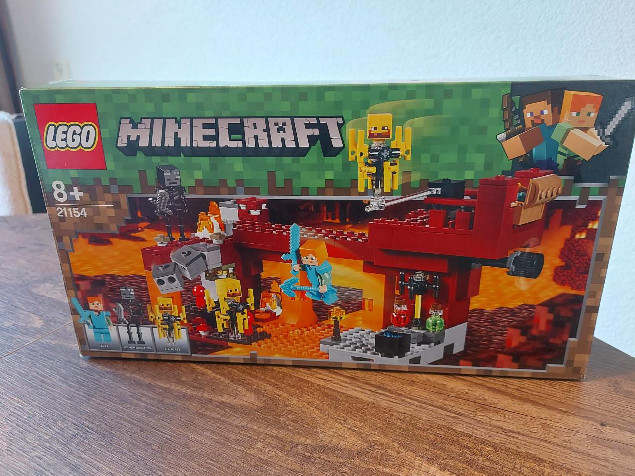 Lego 21154 The Blaze Bridge compleet in doos met boekje