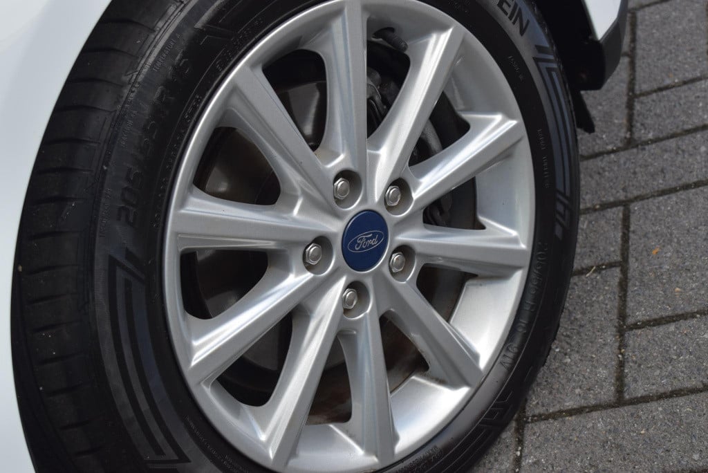 Ford Focus 1.0 titanium | cruise control | trekhaak | achteruitrijcamera | 