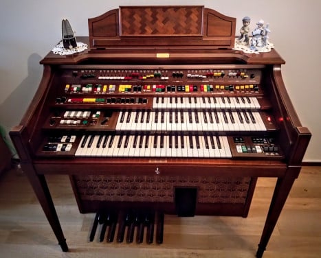 YAMAHA D-85 orgel/synthesizer