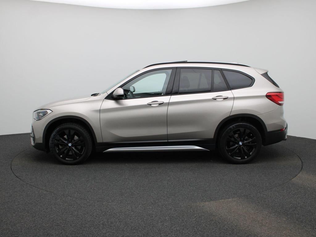 BMW X1 sdrive20i business edition plus | automaat | stoel verwarming | lede