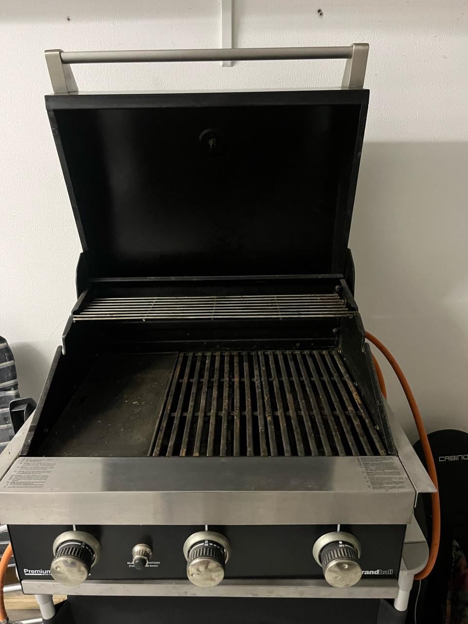 Gas barbecue