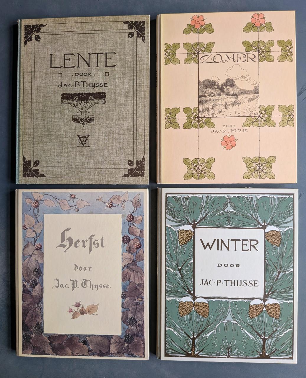 Vier Verkade albums+ bijbehorende plaatjes