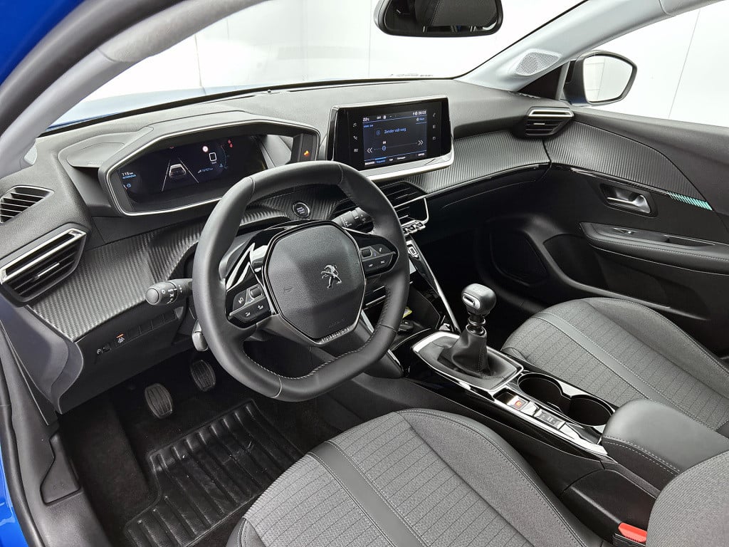 Peugeot 208 100pk allure | rijklaar | camera | icockpit | navigatie |