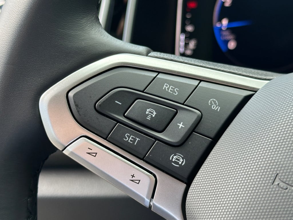 Volkswagen T-roc 1.5 tsi 150pk r-line | navi | camera | ergo stoel | alcant