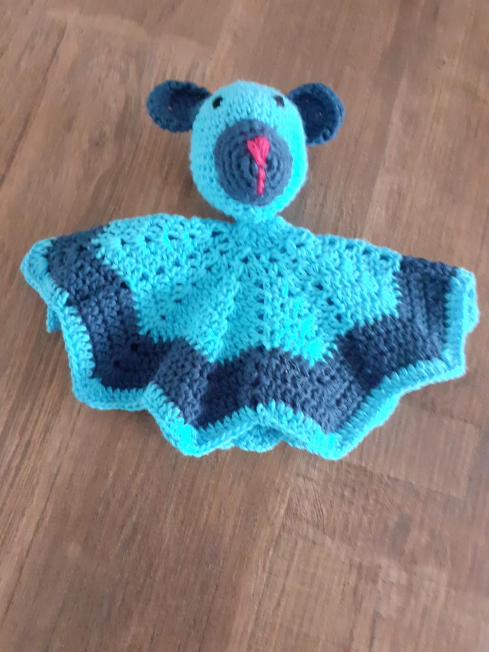 Roze en blauw gehaakt knuffeldoekje - 5 euro per stuk