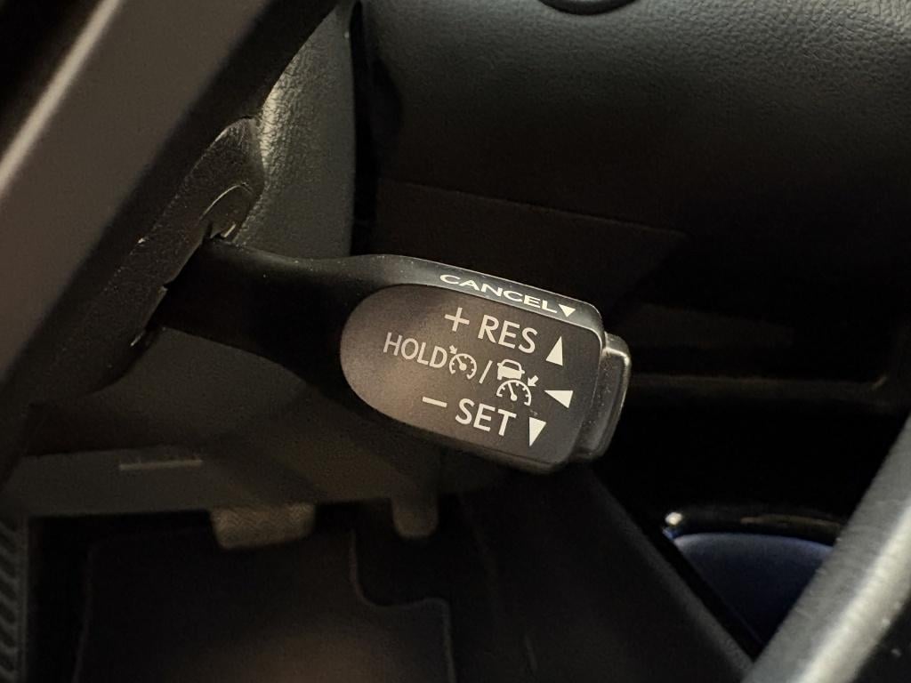Toyota C-hr 1.8 hybrid executive