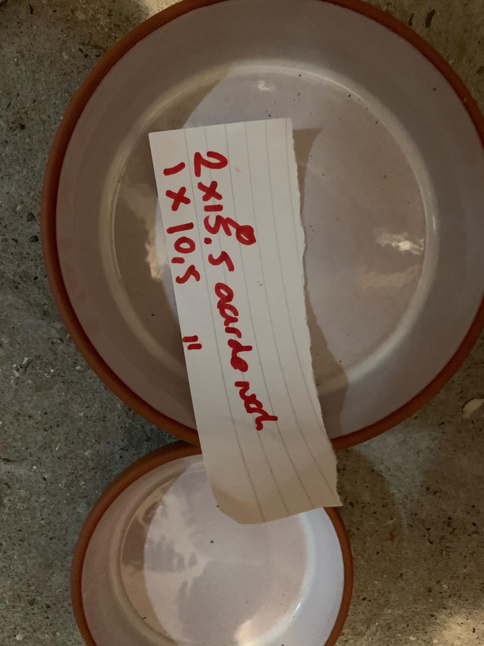 Aardenwerk schaaltjes en plastic