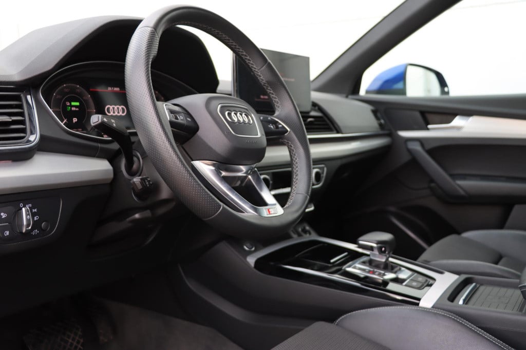 Audi Q5 50 tfsi e quattro s edition 300pk s-tronic audi q5 50 tfsi e s edit