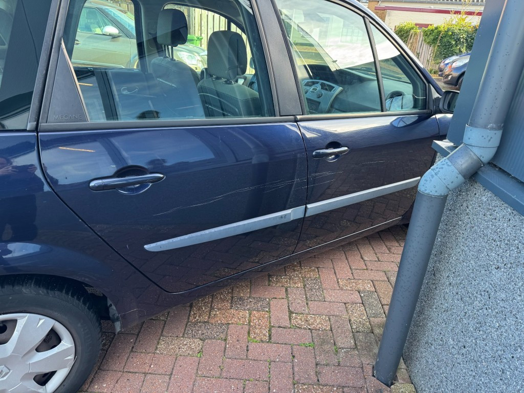 Renault Scenic 2.0 - 16v business line 7 persoons