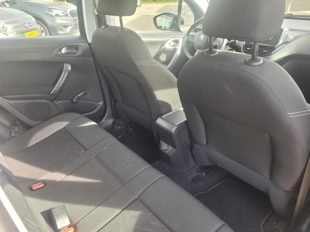 Peugeot 2008 1.2 puretech blue lion carplay