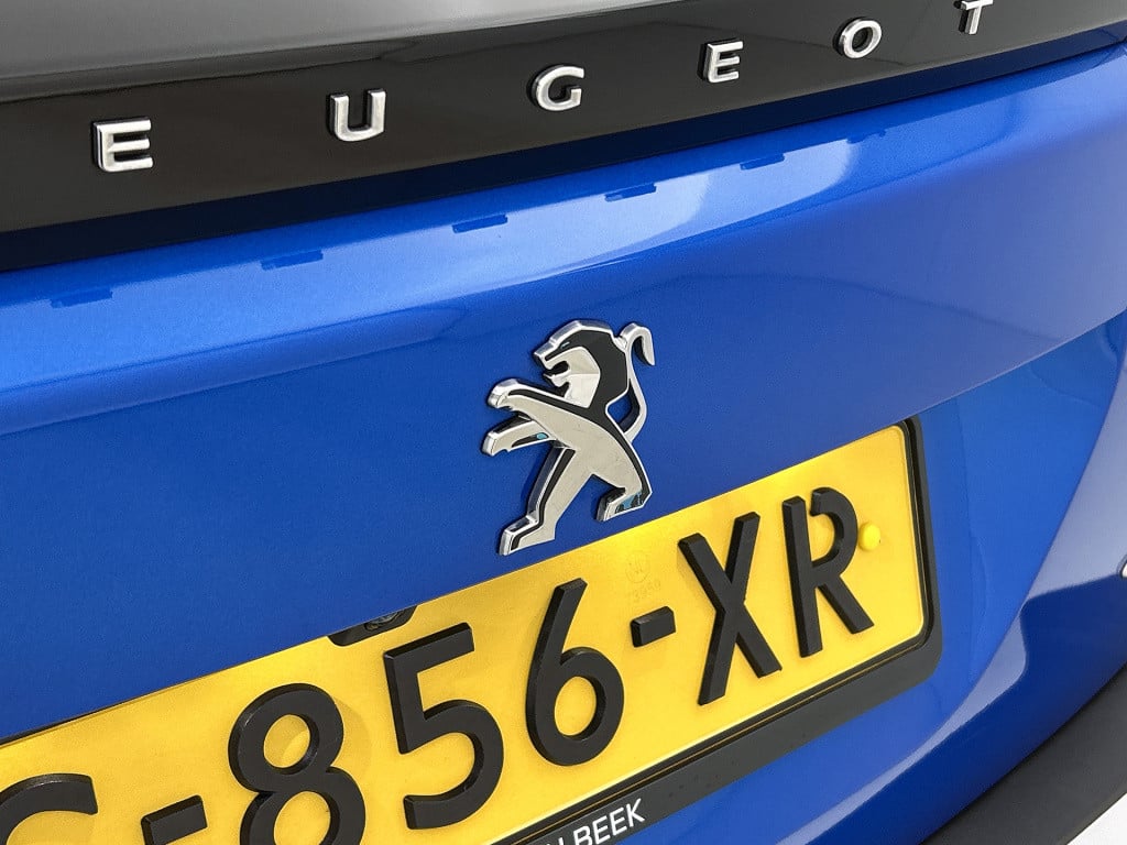 Peugeot E-2008 ev gt pack 50 kwh | rijklaar | achteruitrijcamera | parkeers
