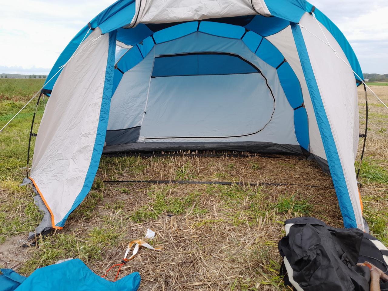 Quechua Arpenaz family 4 tent