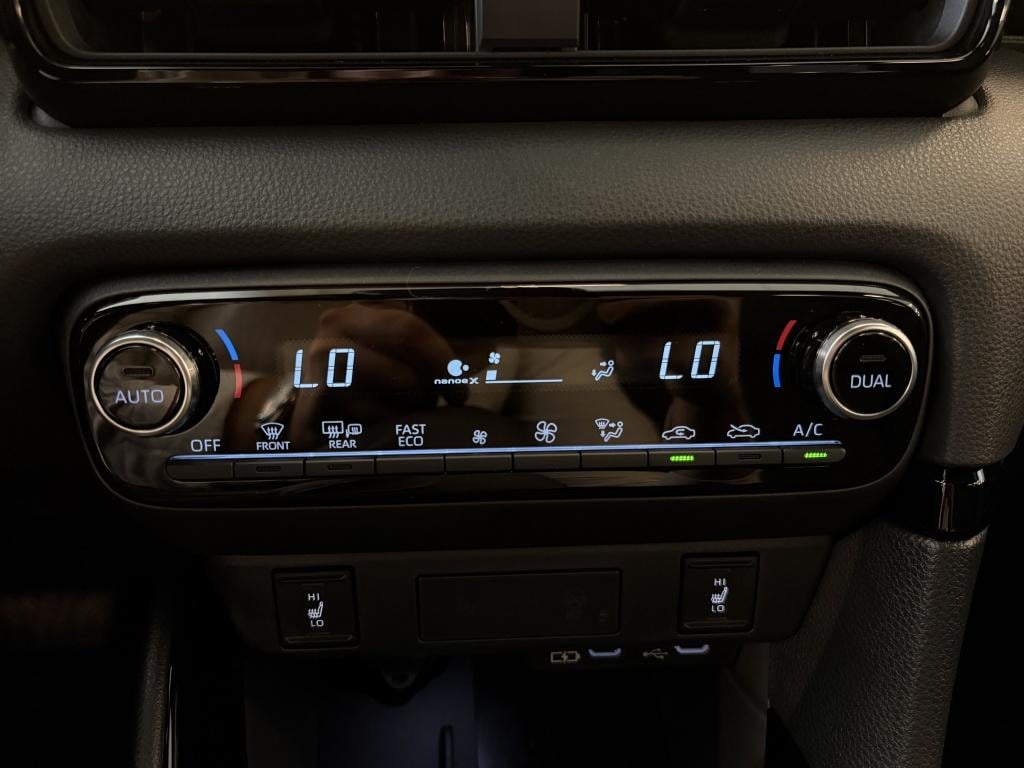Toyota Yaris 1.5 hybrid 130 executive | demo |