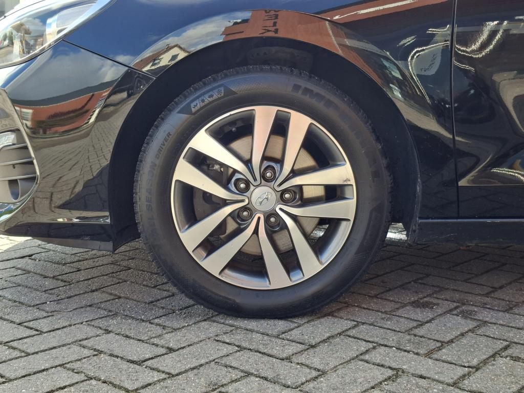 Hyundai I 30 wagon 1.4 t-gdi premium | camera | carplay | radio | trekhaak 