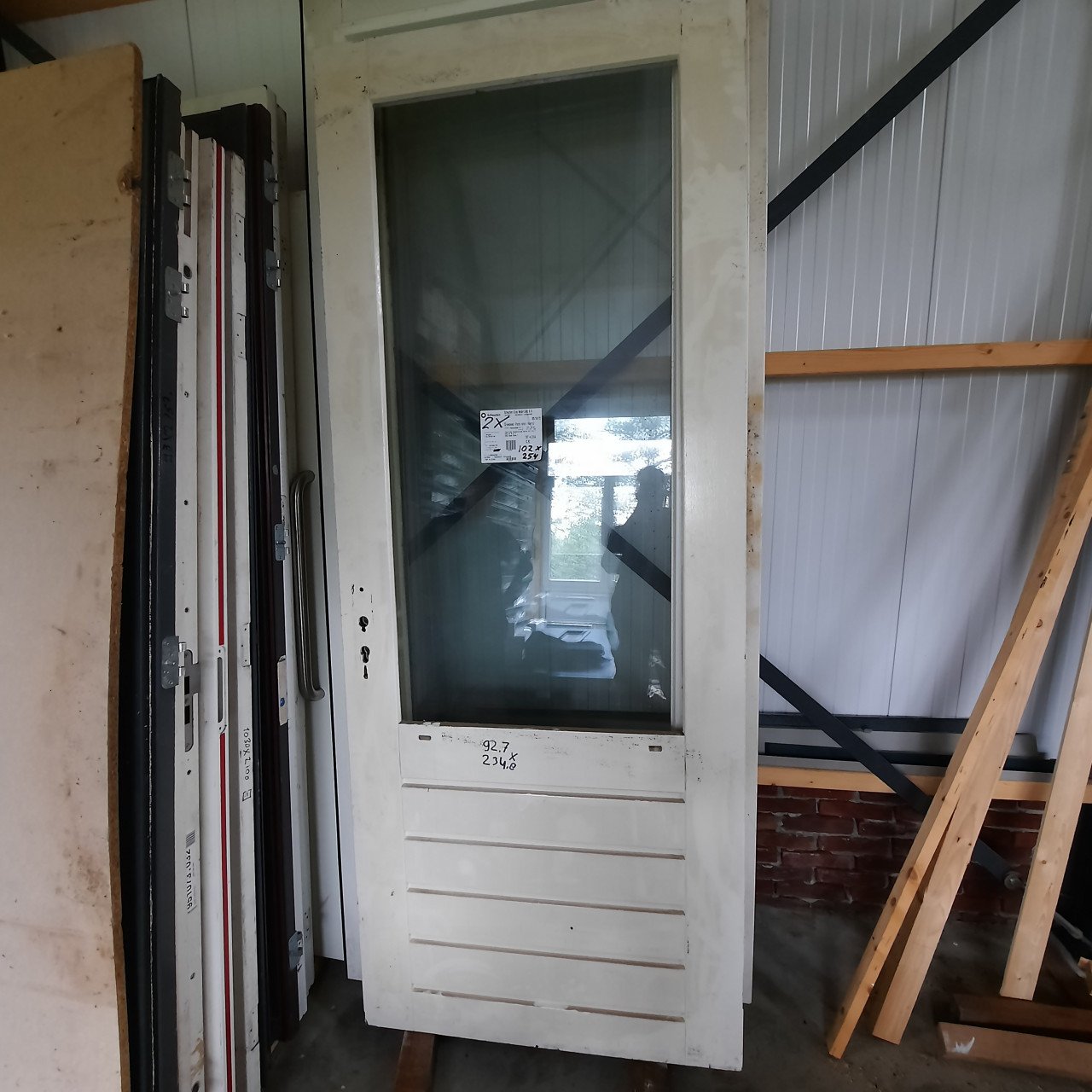 Partij nieuwe voordeuren 204.5 x 92.7 ook andere maten