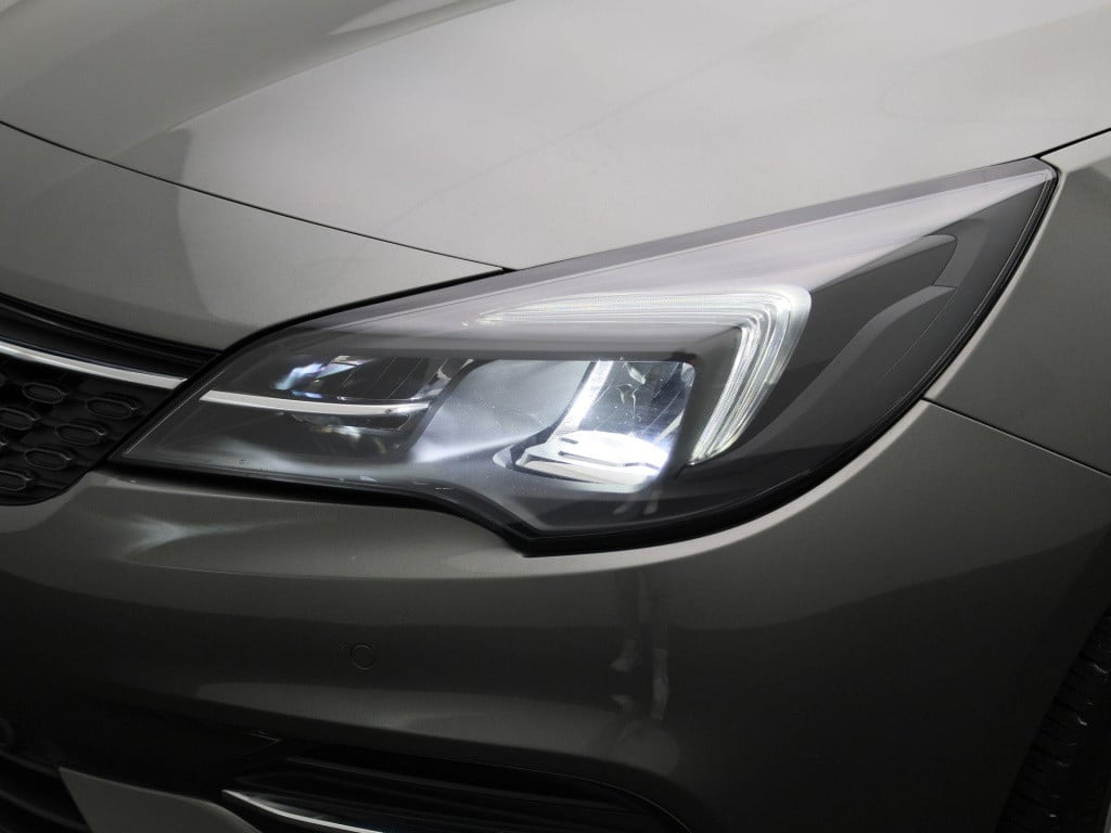 Opel Astra 1.2 edition | lmv | parkeer sensoren | climate control | dab | s