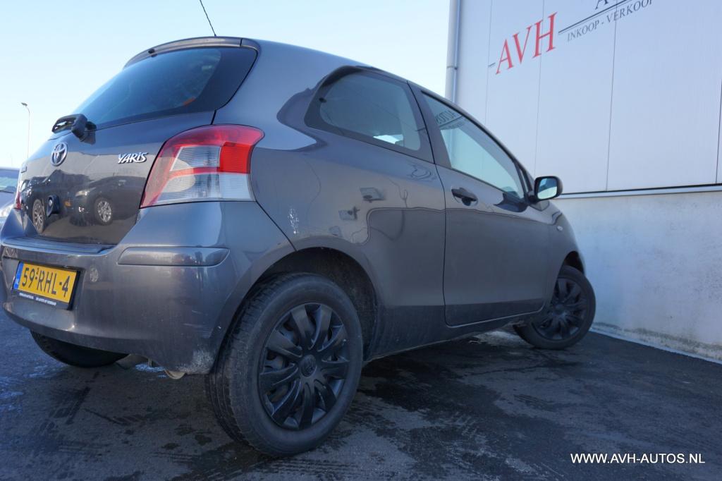 Toyota Yaris 1.0 vvti acces
