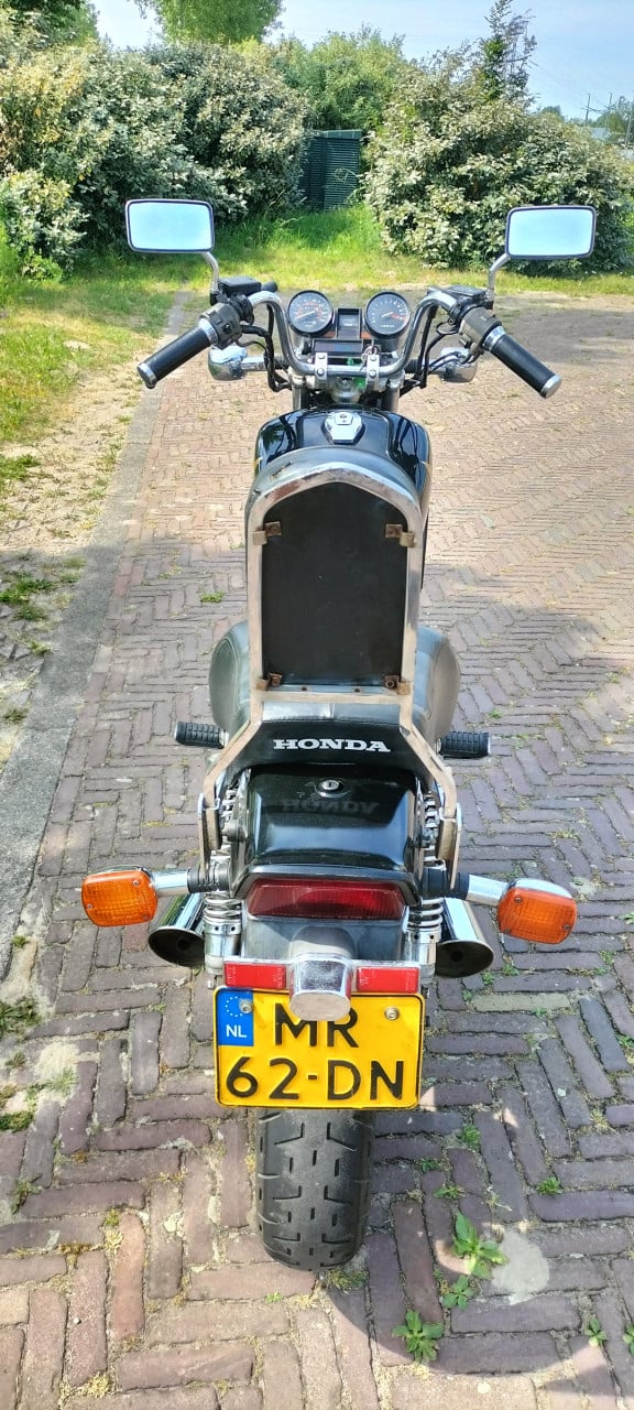 Honda Magna V30