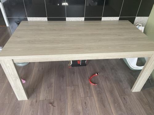 Mooie stevige eettafel