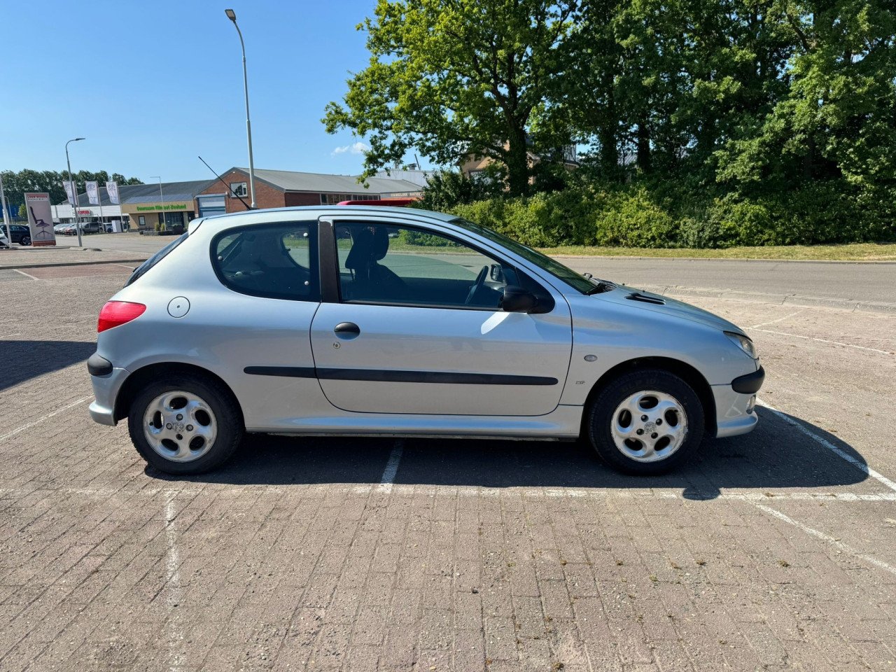 Peugeot 206 bj 2002. 1000 euro